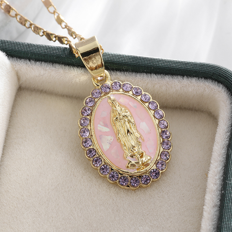Conjunto de estatua católica d - Al Ain Jewelry & Watches Exhibition 2025 reseña y precio