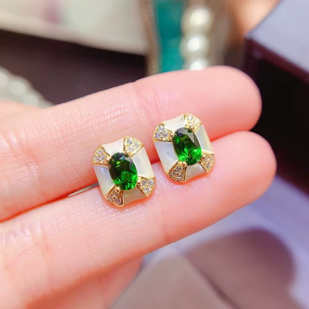 Joyería boutique, pendientes d - Al Ain Jewelry & Watches Exhibition 2025 reseña y precio